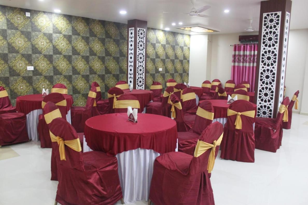 Hotel Golden Tulip Purnia Esterno foto